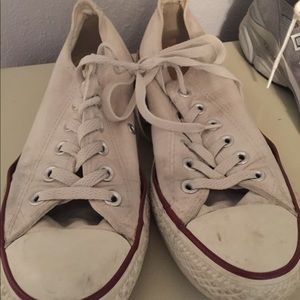Women’s white low top converse